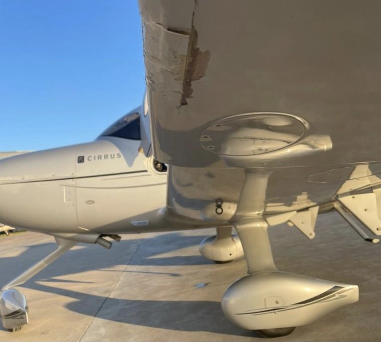 El Aeródromo de Morón cerrado por un botellazo sobre un avión